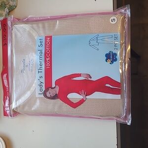 NWT tan lady's 2 piece thermal set
